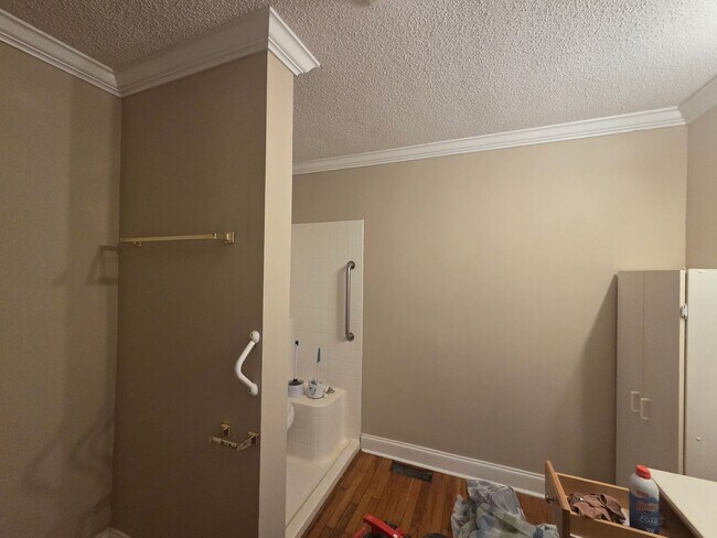 Building Photo - 3bedroom 1bath Ranch style home on level lot one story