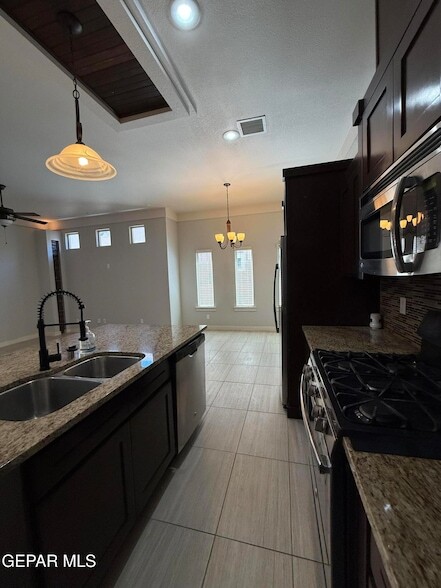 Building Photo - 3873 Loma Dante