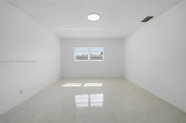 Building Photo - 11000 NW 21st Ct