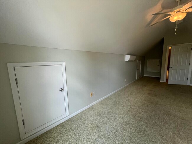 Building Photo - 2105 Harborview Dr