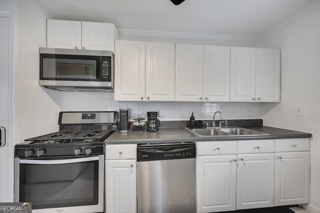Building Photo - 1040 Herndon St NW