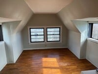 Building Photo - 706 1/2 N 12th St