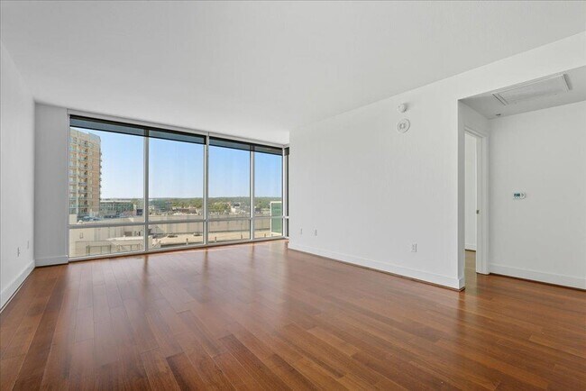 Primary Photo - 300 Bowie St