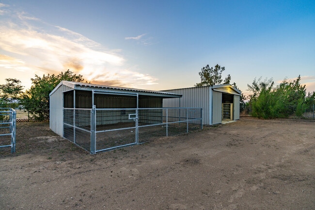 Building Photo - 2755 W Ave N