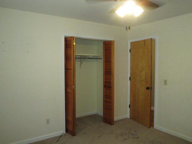 Building Photo - 4 Ashley St