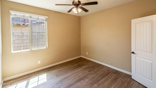 Building Photo - 18445 W Saguaro Ln