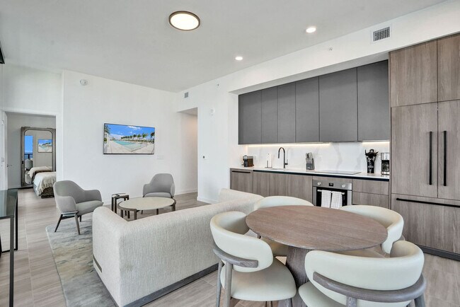 Building Photo - 580 72nd St