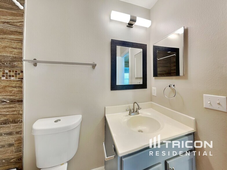 Building Photo - 3013 Whispering Trails Dr