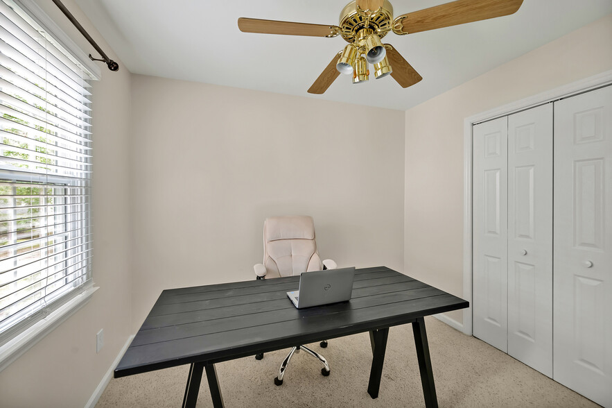 Building Photo - 3100 Felbrigg Dr