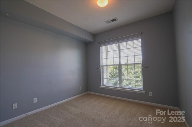 Building Photo - 14746 Via Sorrento Dr