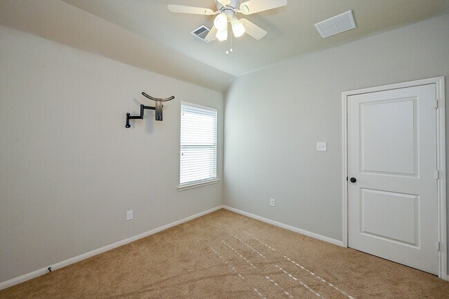 Building Photo - 30154 Southern Sky Dr
