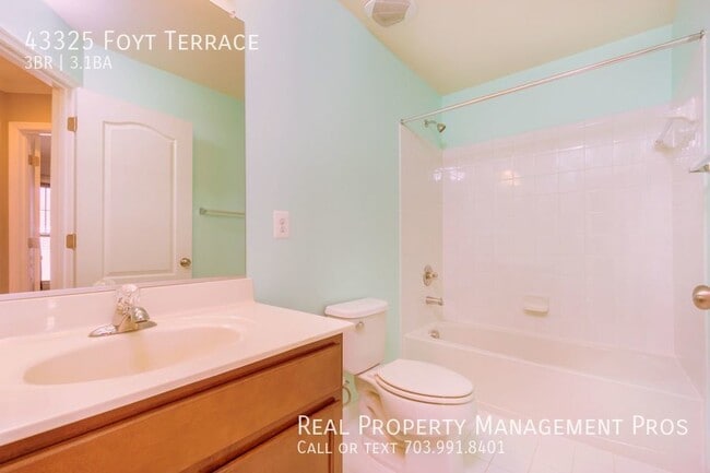 Building Photo - 43325 Foyt Terrace