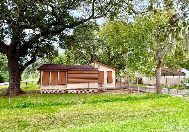 Building Photo - 2501 Shady Creek Ln