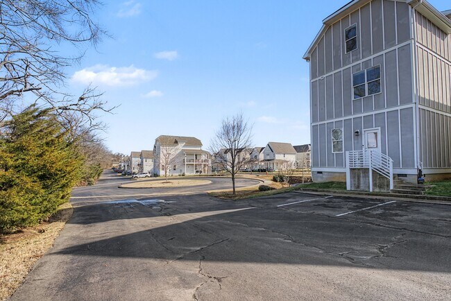 Building Photo - 766 Cottage Park Dr