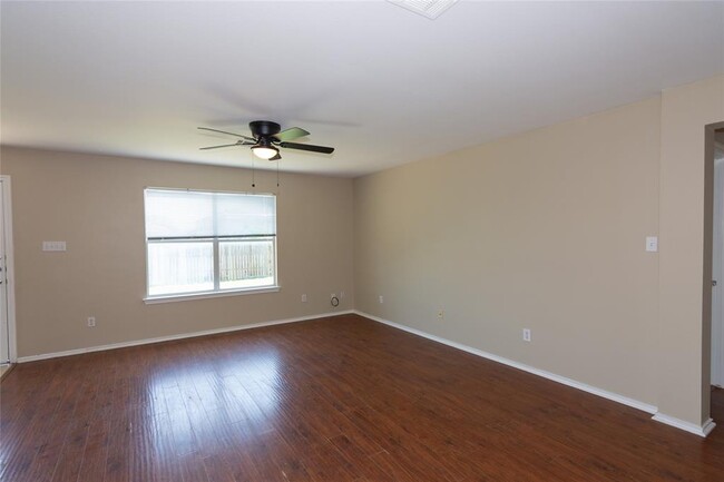 Building Photo - 245 Shale Dr
