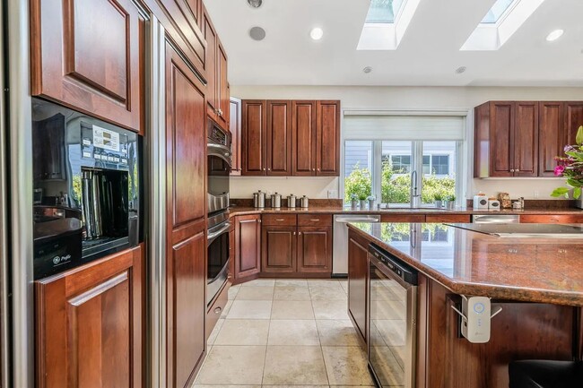 Building Photo - 530 Irven Ct