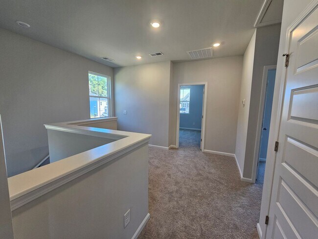 Building Photo - Waterway Commons - 4 Bedroom / Single Car ...