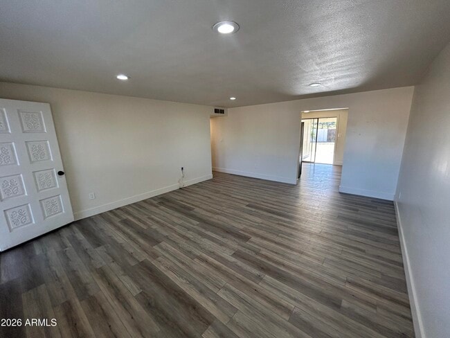 Building Photo - 1817 W Wood Dr