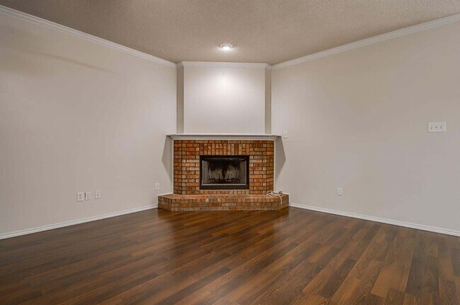 Building Photo - 6806 86th St