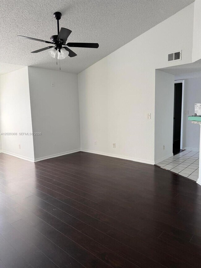 Building Photo - 12950 Vista Isles Dr