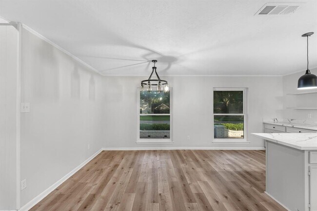 Building Photo - 213 Westview Dr