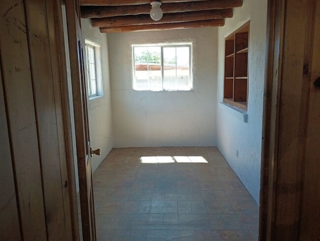 Building Photo - 1203 Agua Fria St