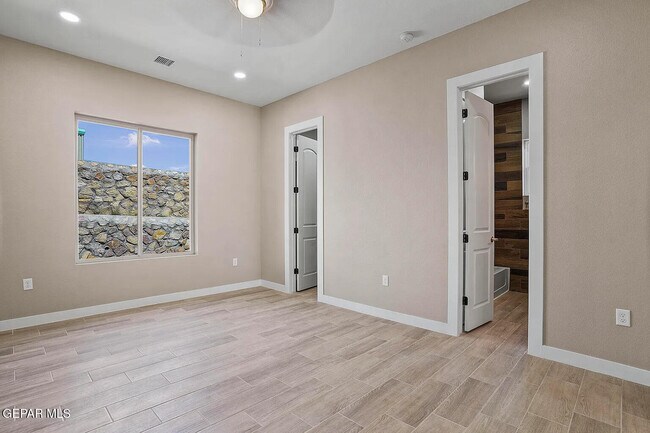 Building Photo - 1031 Vinton Ave