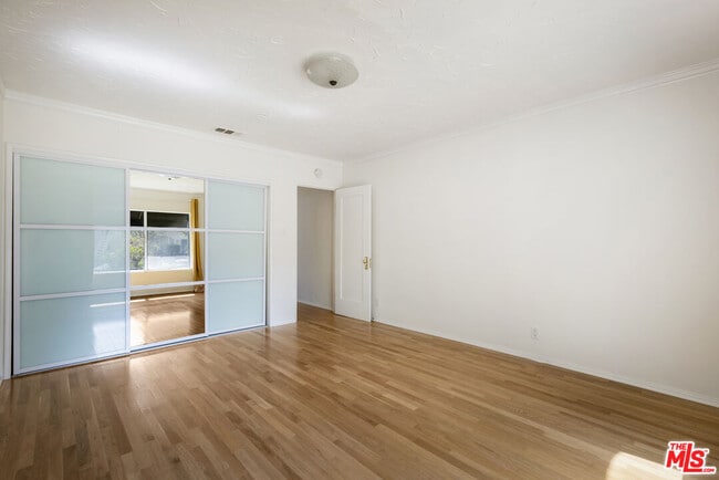 Building Photo - 3659 Glenfeliz Blvd