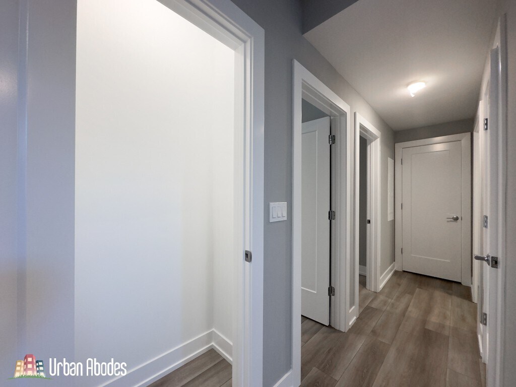 Building Photo - 3941 N Janssen Ave