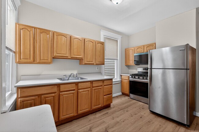 Building Photo - 18 Boyd Ave