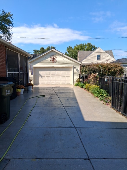 Primary Photo - 2225 Brighton Dr
