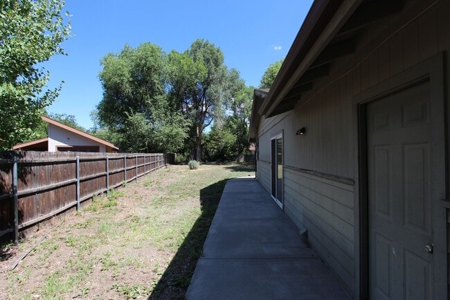 Building Photo - MOVE IN READY! Spacious 4-Bedroom Coconino...