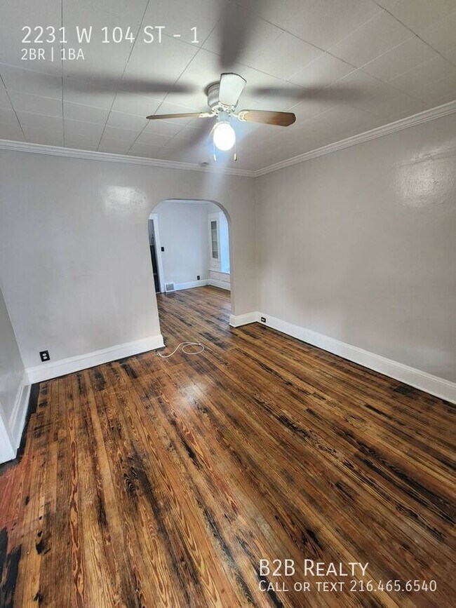 Building Photo - 2231 W 104th St