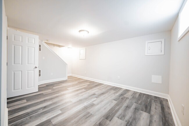 Building Photo - 5748 Utrecht Rd