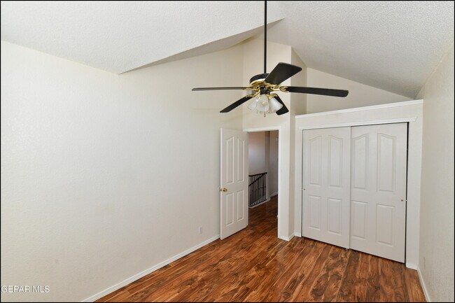 Building Photo - 12121 Tower Hill Dr
