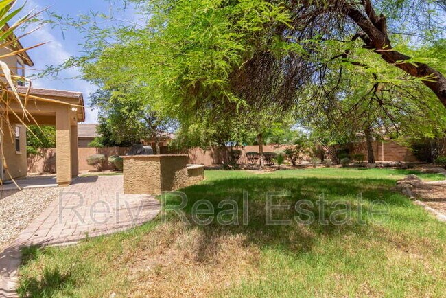 Building Photo - 15204 W Westview Dr