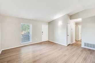 Building Photo - 2326 Newbury Dr