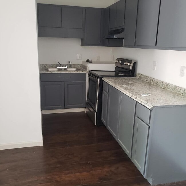 Building Photo - 5798 Aftonshire Dr