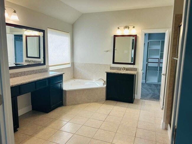 Building Photo - 2608 Pecan Creek Dr