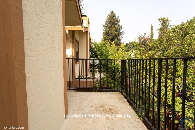 Building Photo - 175 Evandale Ave