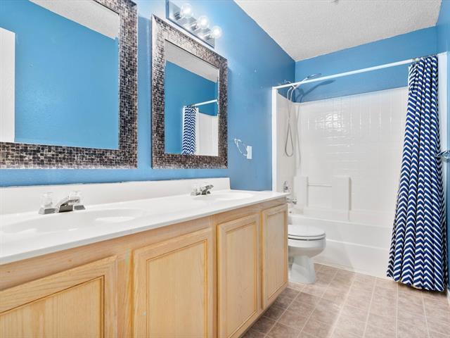 Building Photo - 2412 Avalon Creek Way