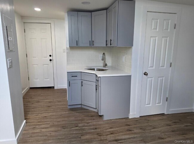Building Photo - 534 NY-32