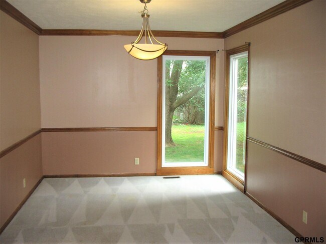 Building Photo - 303 Pierce St