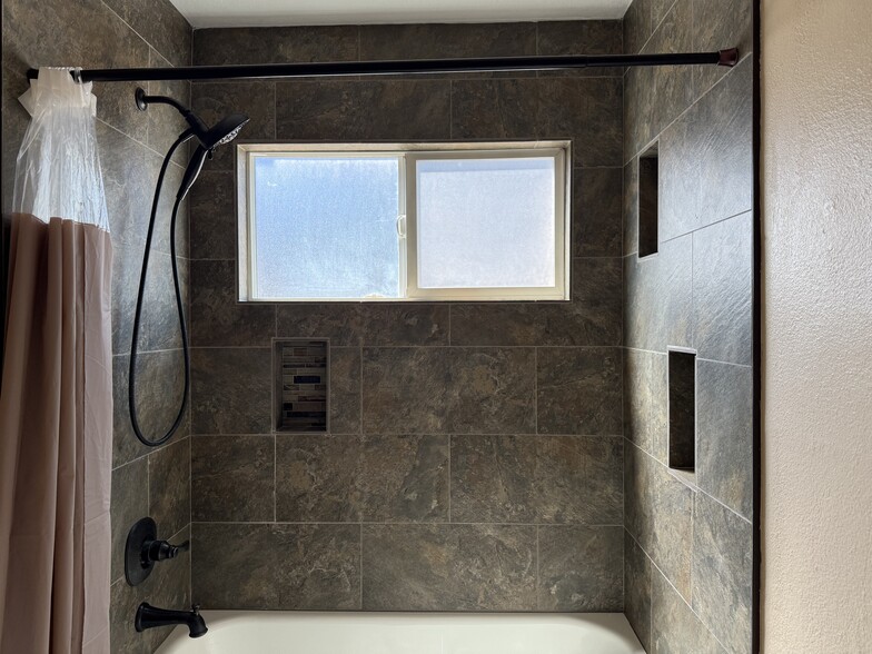 Building Photo - 2251 Indian Horse Dr