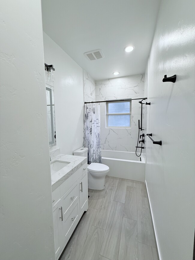 Building Photo - 271 Black Bear Dr