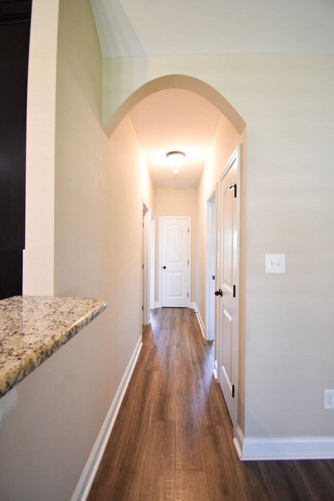 Building Photo - 4 Bedroom 2 Bathroom- Small Pets Considered