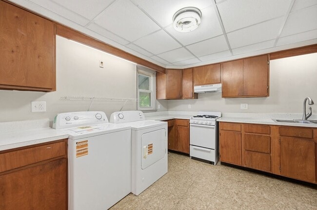 Building Photo - 125 S Clay St