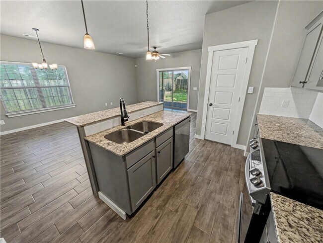 Building Photo - 396 N Torc Ln