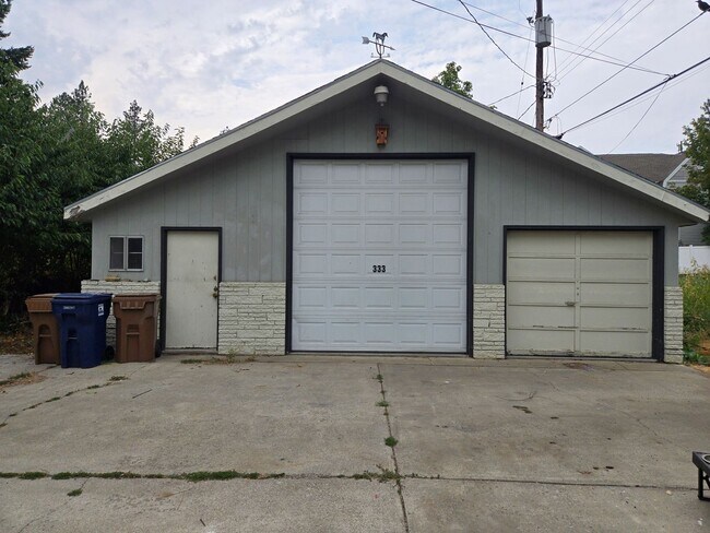 Building Photo - 331-33