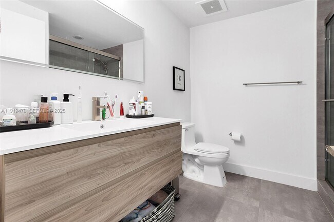 Building Photo - 3029 NE 188th St